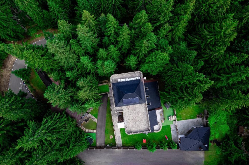 Castelul de Piatra House in Romania