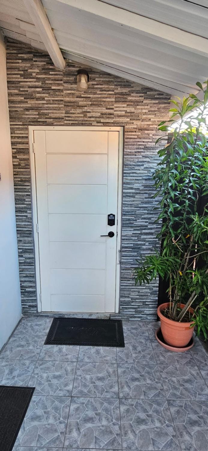 Facade/entrance