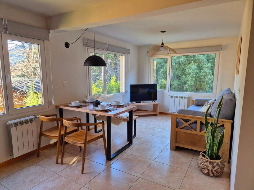 TV and multimedia, Living room, Dining area