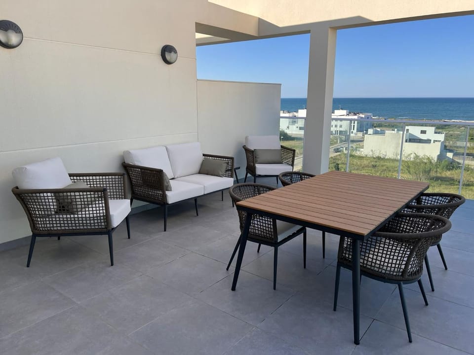 Balcony/Terrace, Balcony/Terrace, Seating area, Sea view