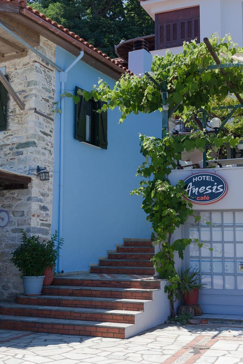 Facade/entrance