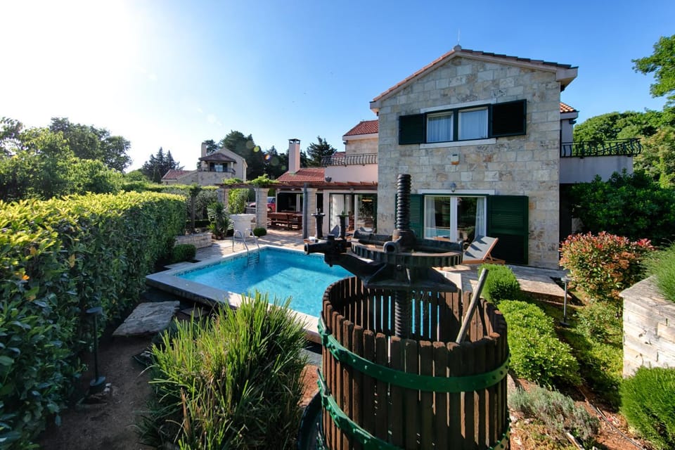 Property building, Pool view, Swimming pool