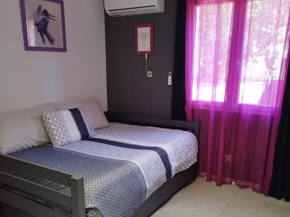Bed, Photo of the whole room, Bedroom, air conditioner