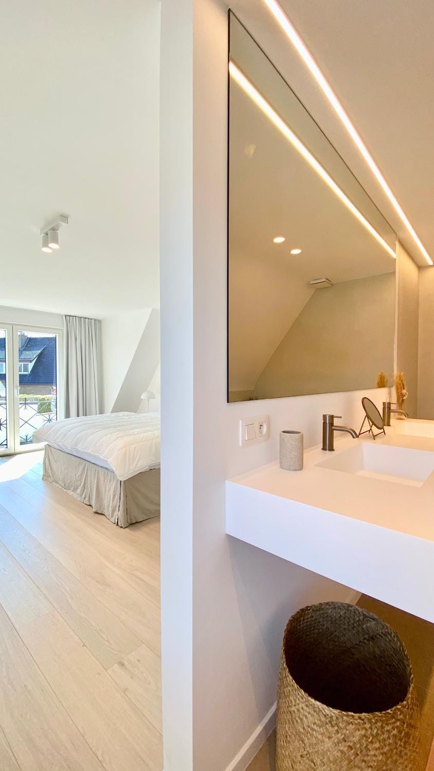 Bed, Bathroom, Bedroom