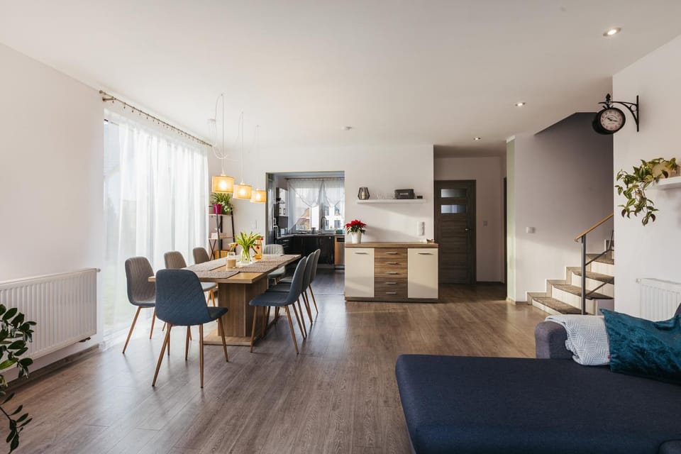 Kitchen or kitchenette, Living room, Seating area
