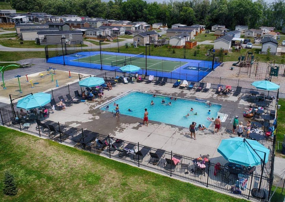 Swimming pool