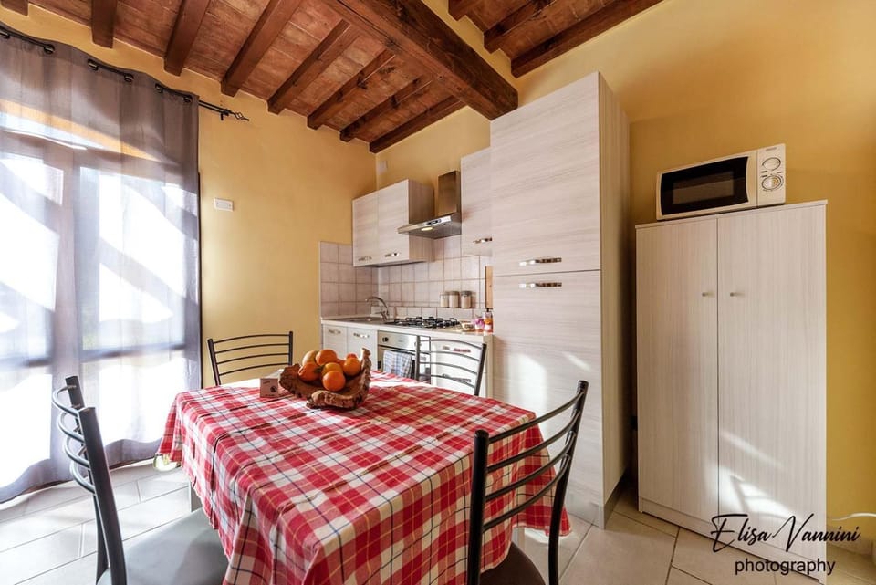 Kitchen or kitchenette, Dining area, pet friendly, kitchen