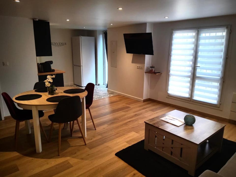 TV and multimedia, Dining area