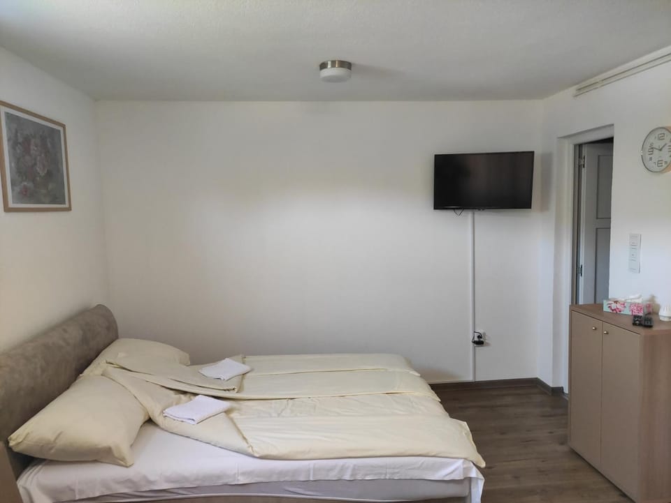 Communal lounge/ TV room, Bed