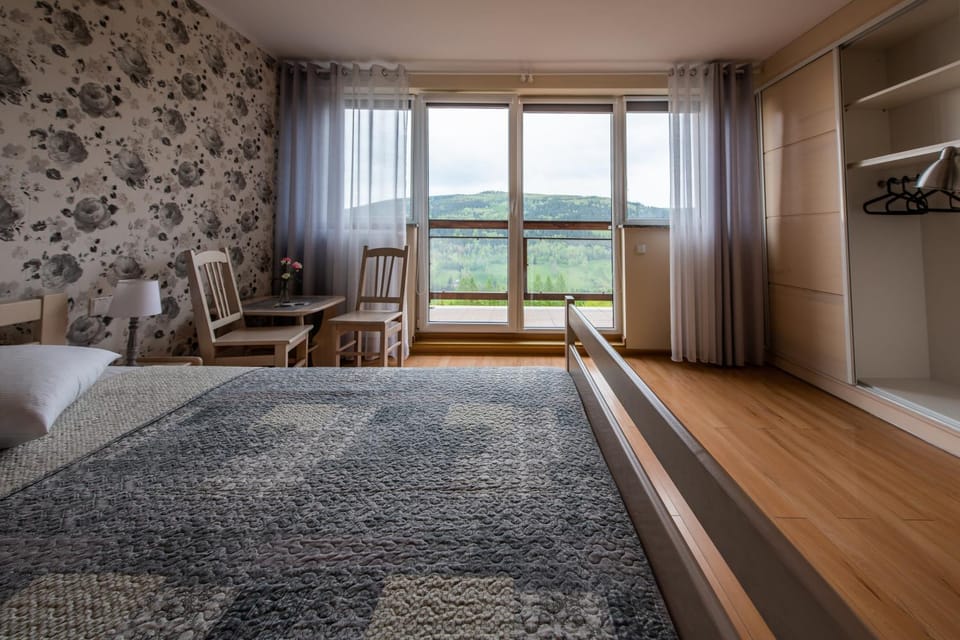 Bed, Natural landscape, Photo of the whole room, Landmark view, Mountain view, Mountain view