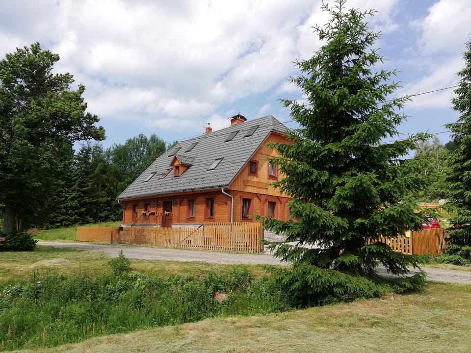 Willa Marzenie Apartment in Lower Silesian Voivodeship