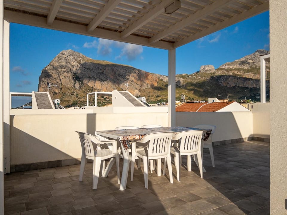 View (from property/room), Balcony/Terrace, Mountain view, Sea view
