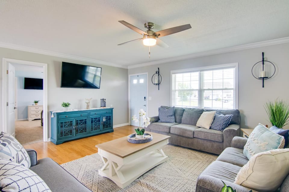 Sunsets, Salt Air and Single-Story Ease in Fenwick House in Sussex County