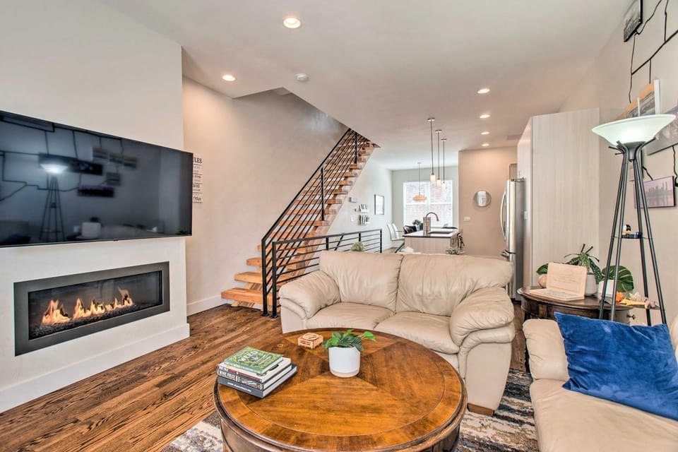 Rooftop Deck & City Views: Denver Abode! House in Denver