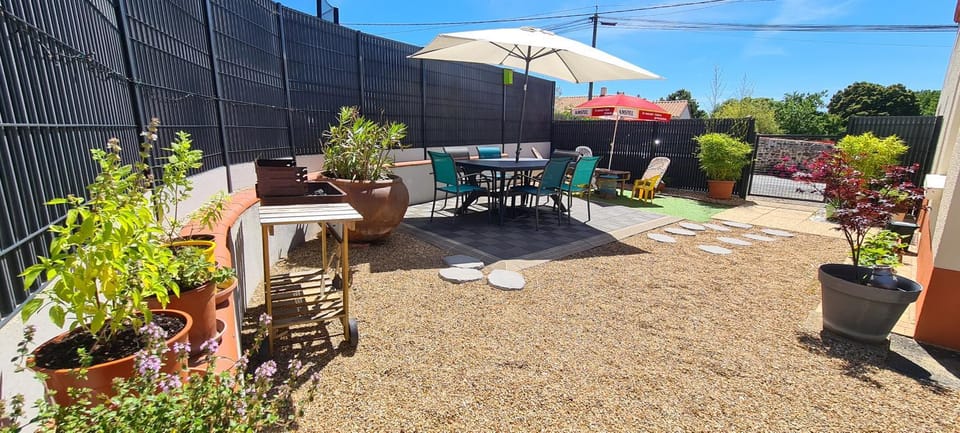 Patio, BBQ facilities, Garden view
