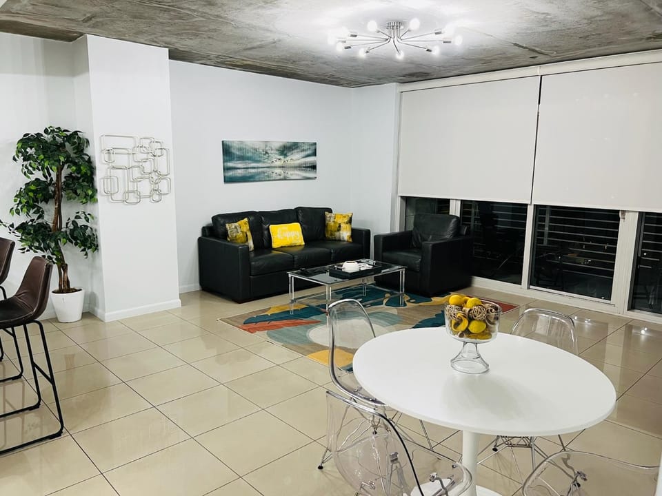 Classy 2BD 2BTH at Midblock with FREE PARKING Apartment hotel in Miami