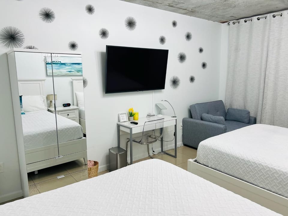 Classy 2BD 2BTH at Midblock with FREE PARKING Apartment hotel in Miami