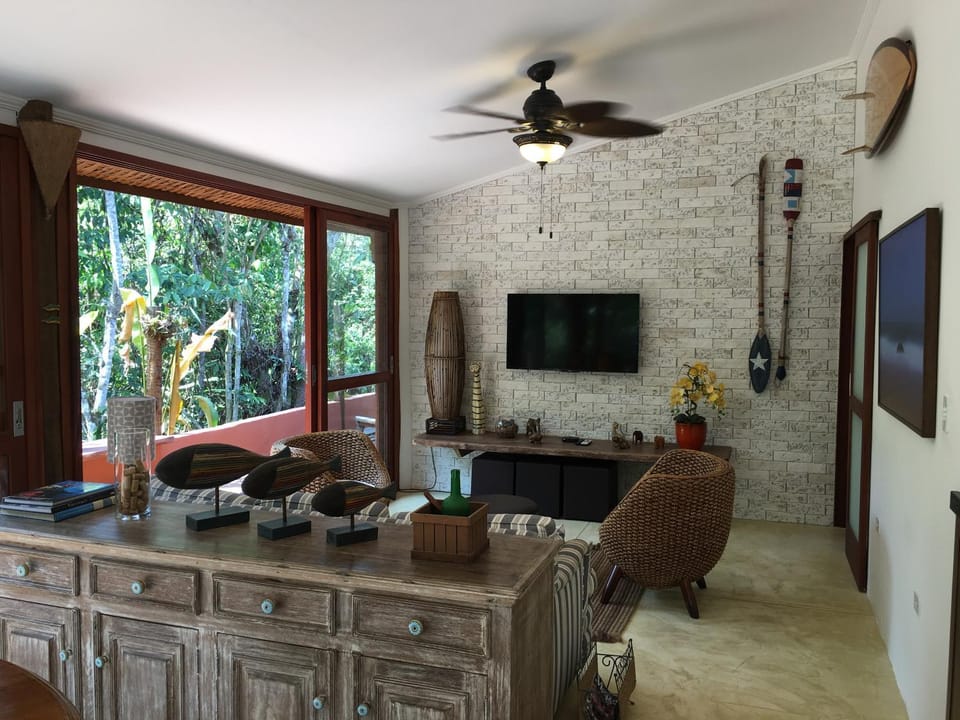 Communal lounge/ TV room, TV and multimedia, Living room, Seating area