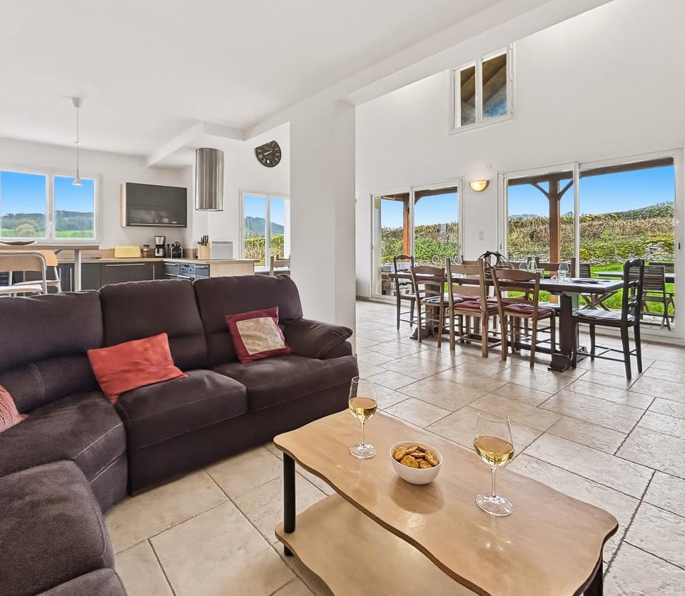 Natural landscape, View (from property/room), Living room, Seating area, Dining area