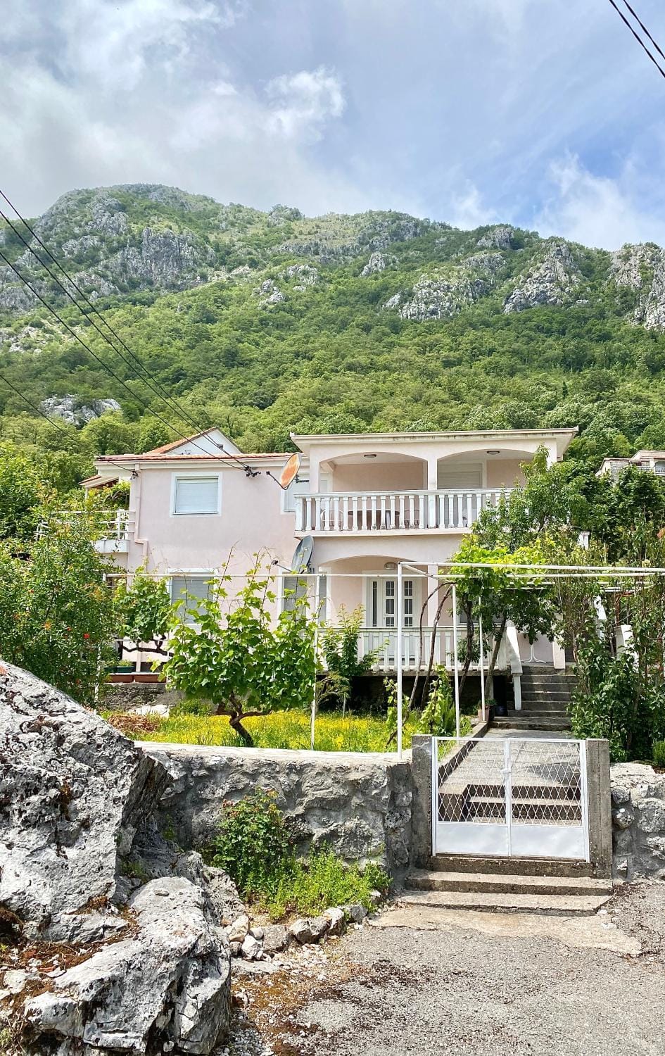 Village house Iva House in Budva Municipality