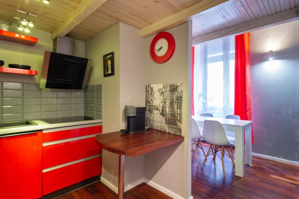 Lilly apartment main train station old town by The Heritage House Main Square Cracow Apartment in Krakow