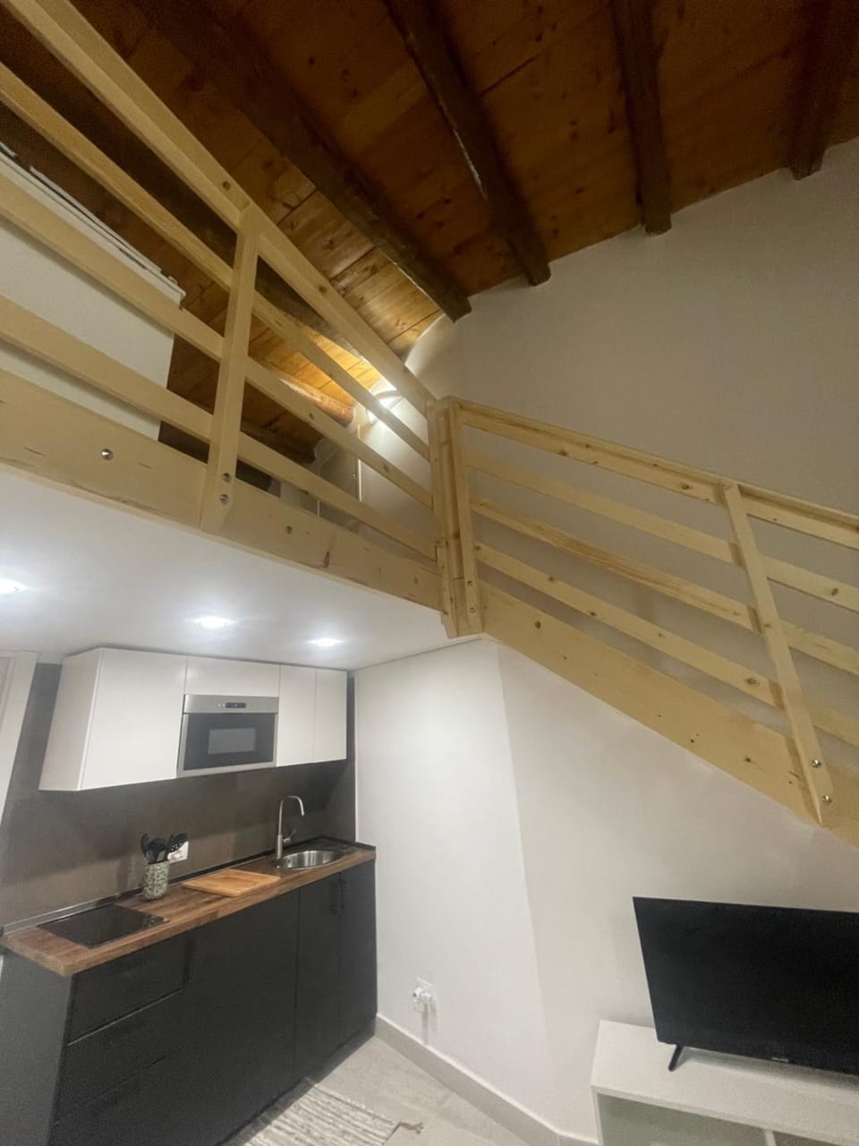 Kitchen or kitchenette, Living room, Seating area, Communal kitchen