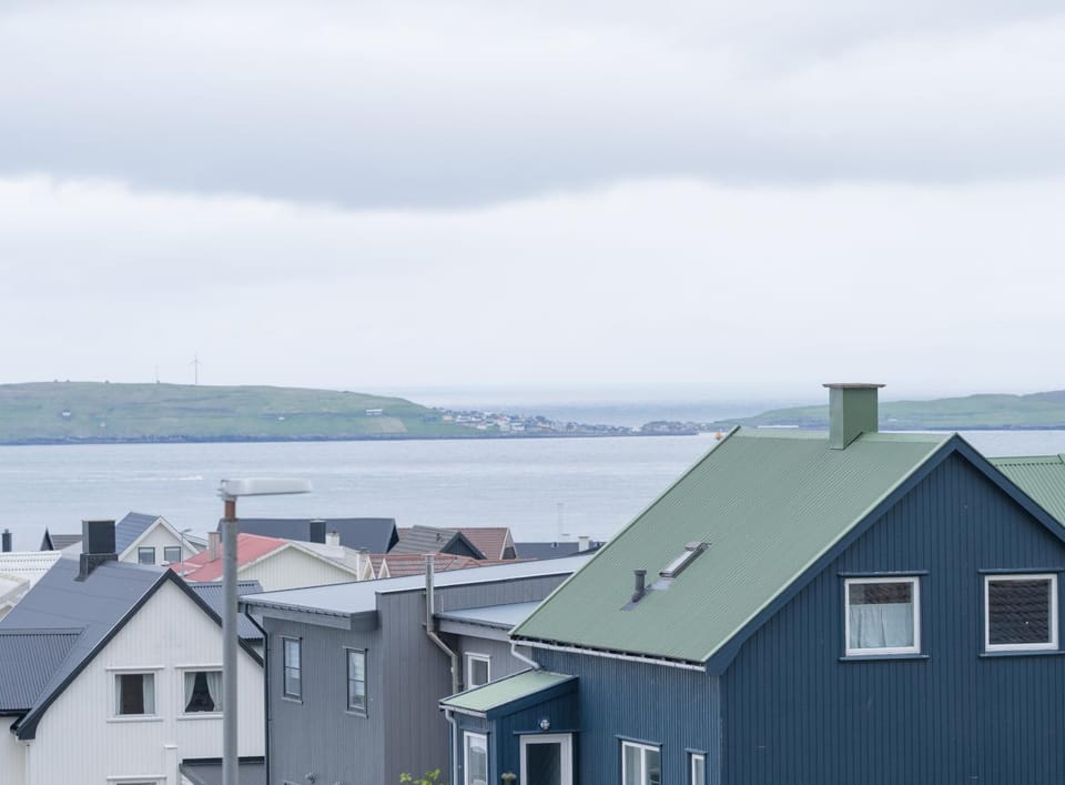 Neighbourhood, Sea view