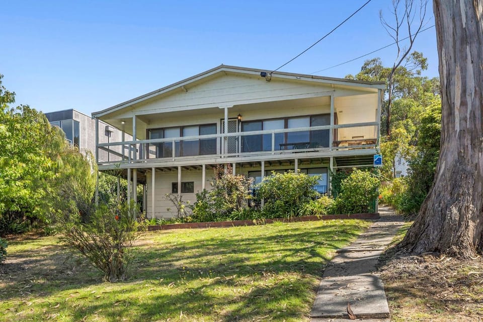 Retro Retreat - BYO Linen House in Lorne