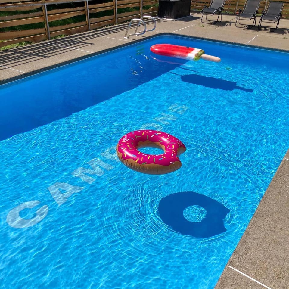 Pool view, Swimming pool, sunbed