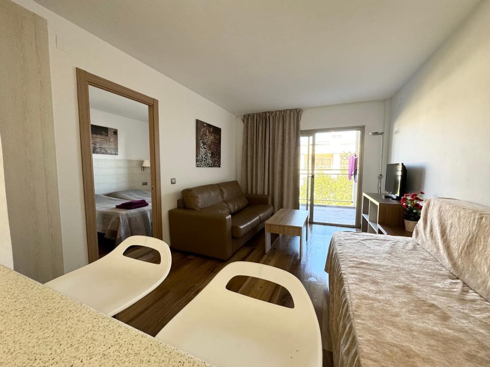 Apartsalou Michelangelo Apartment in Salou