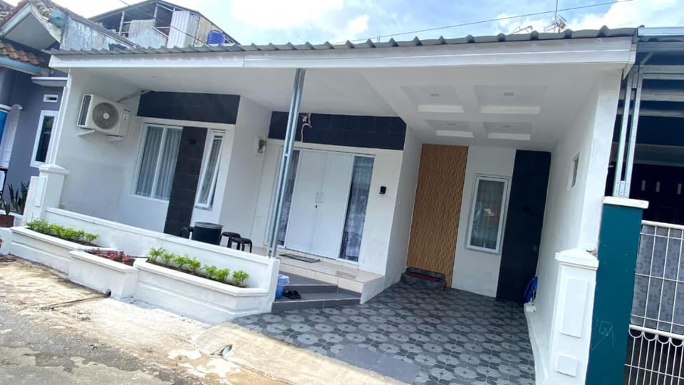 Situ Gede Indah HOMESTAY Villa in West Java