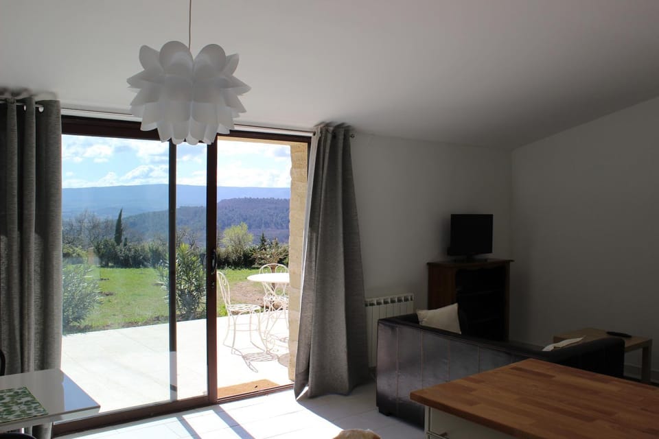 Day, Living room, Mountain view