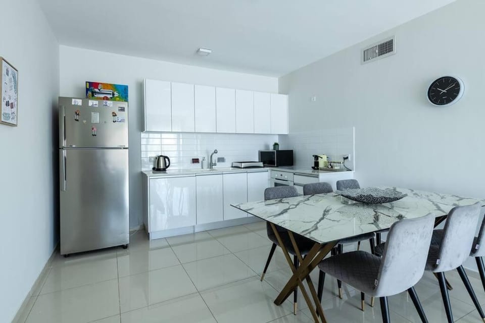 Pool side luxury suite at Royal Park-New Listing Apartment in Eilat