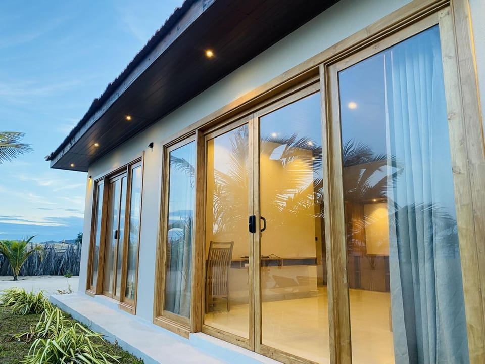 Beach Escape Villa in Sri Lanka