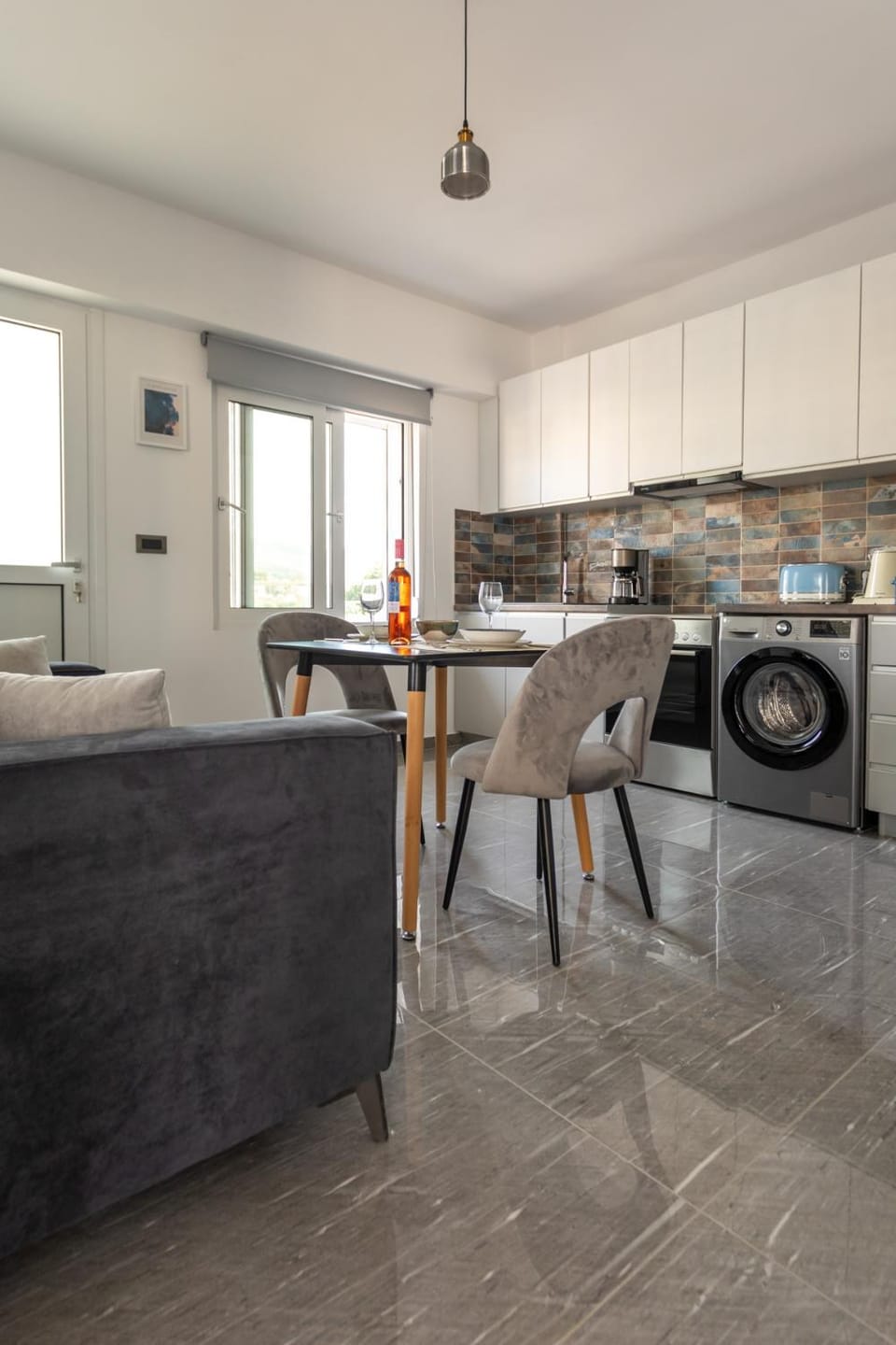 Kitchen or kitchenette, Living room