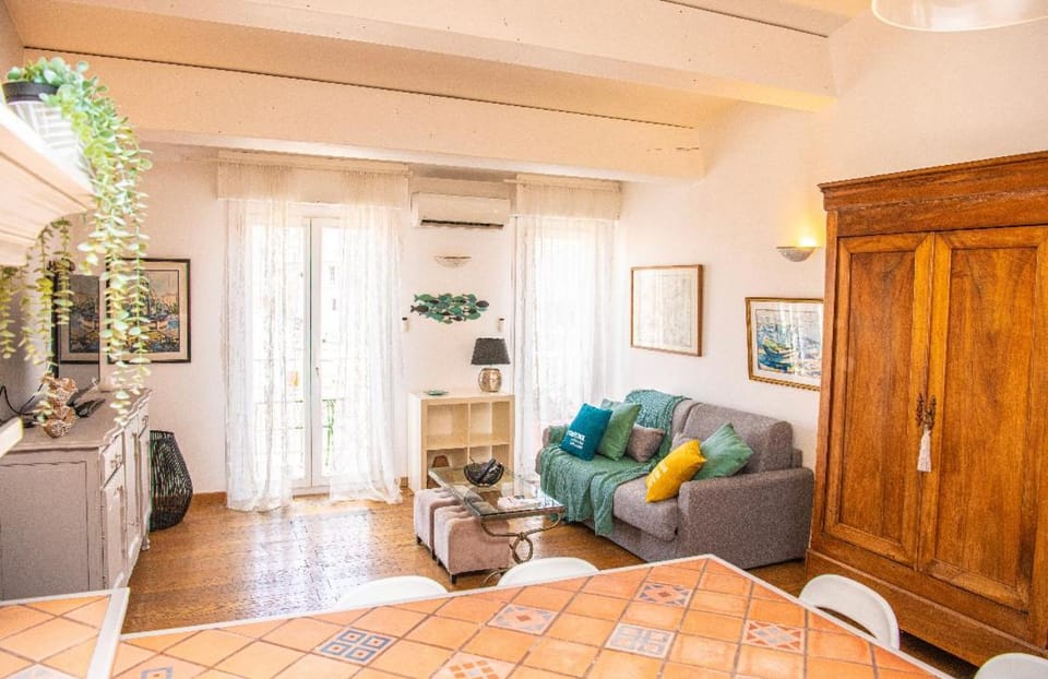 Joli T3 à Endoume à 600 m de la plage avec parking privé Apartment in Marseille