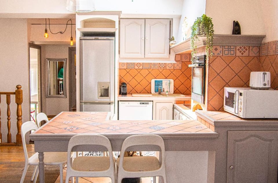 Kitchen or kitchenette, Dining area, dishwasher, oven, stove, toaster