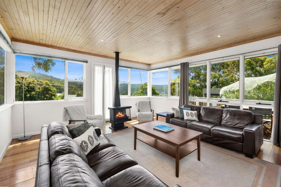 The Little White House House in Lorne