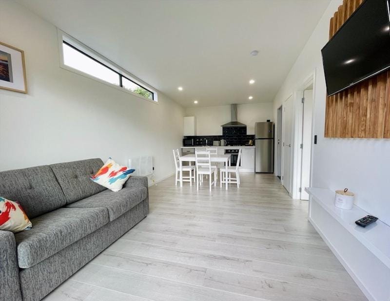 Ohope Villas with Spa,Sauna,Pool, Adults Only Apartment in Bay Of Plenty