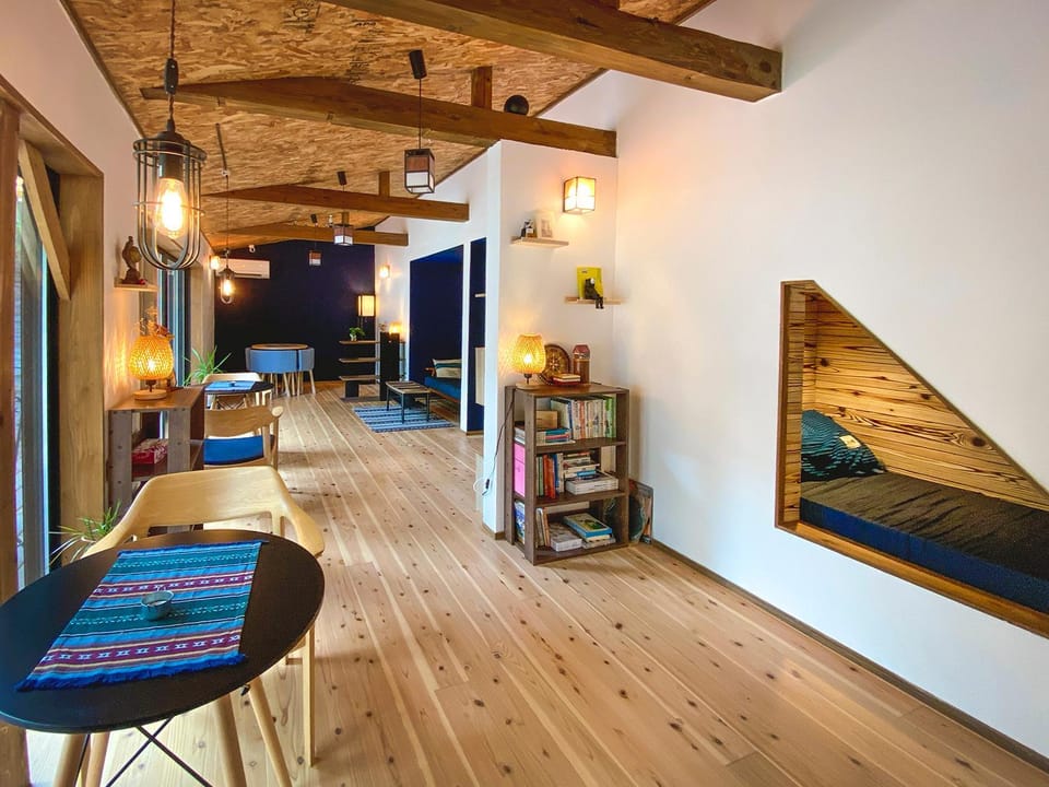 Communal lounge/ TV room