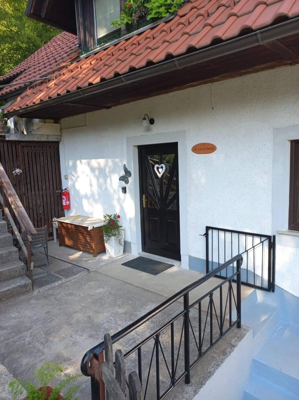 Facade/entrance