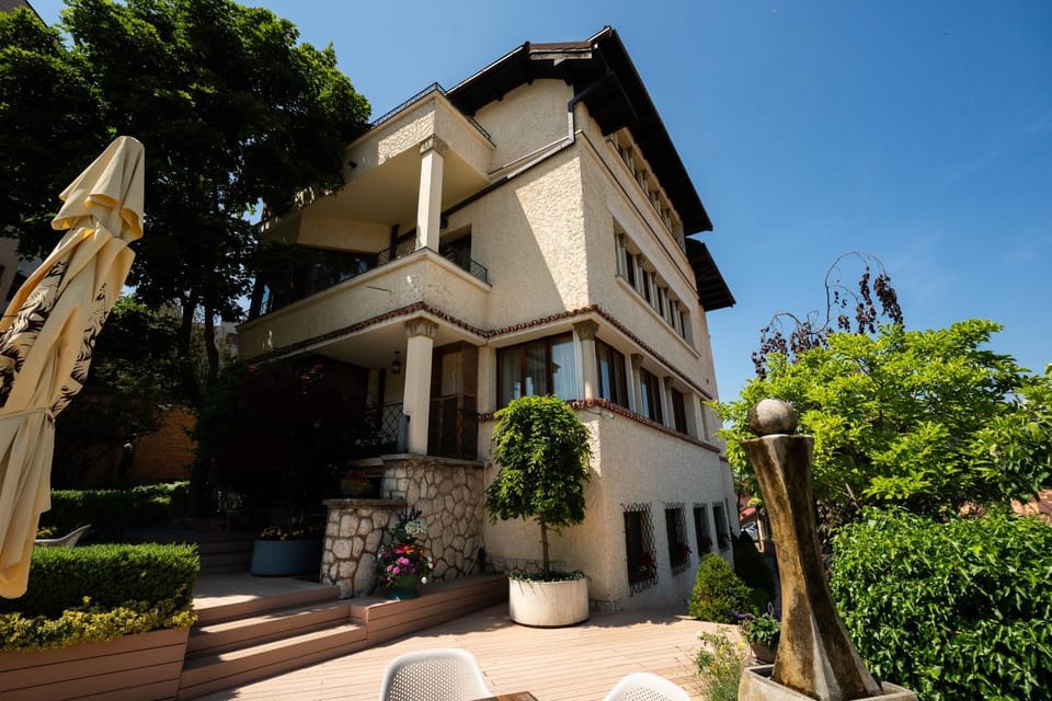 Property building, Garden, Garden view