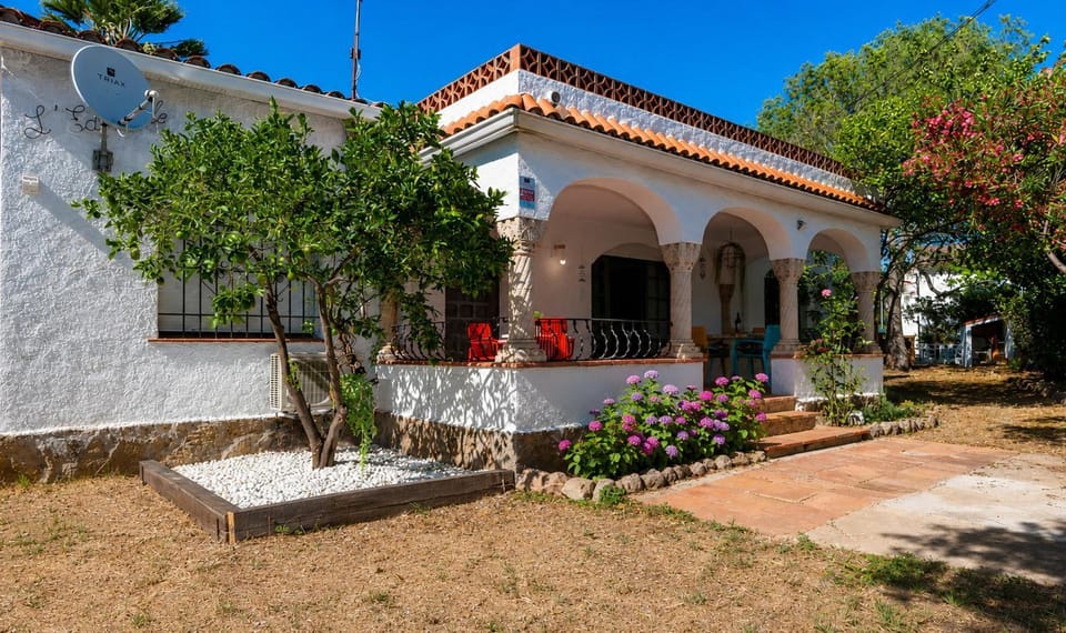 1215 BAIX CAMP casa con jardin - Apivend Immo House in Alt Empordà