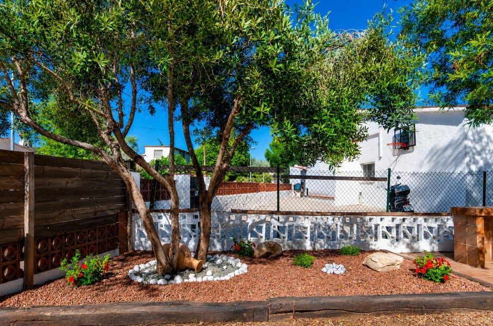 1215 BAIX CAMP casa con jardin - Apivend Immo House in Alt Empordà