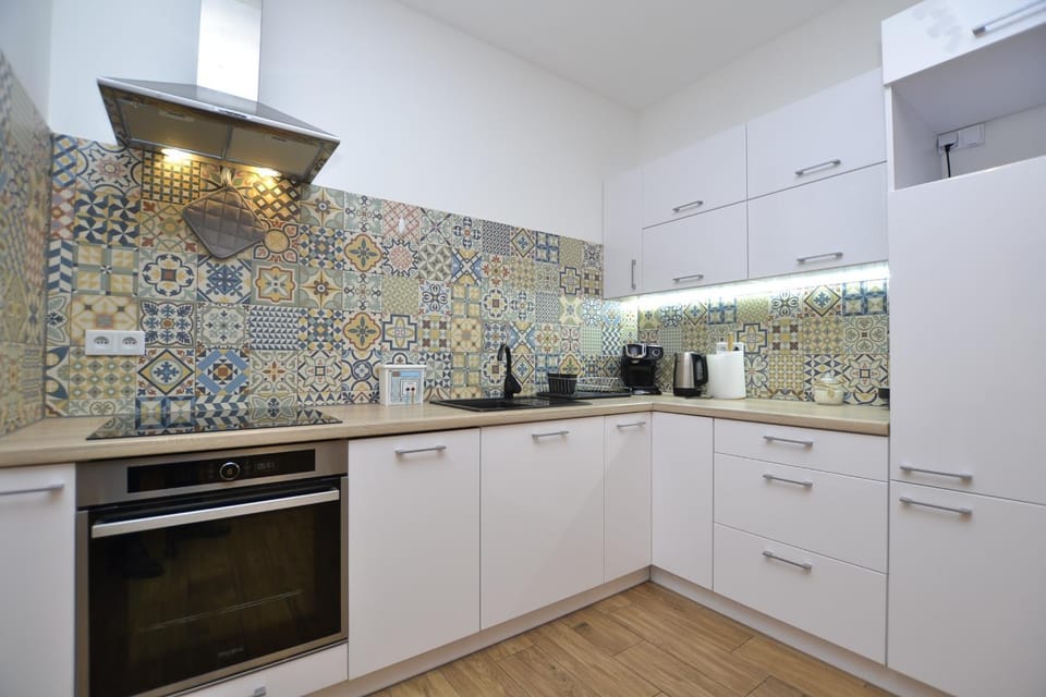 Kitchen or kitchenette, kitchen