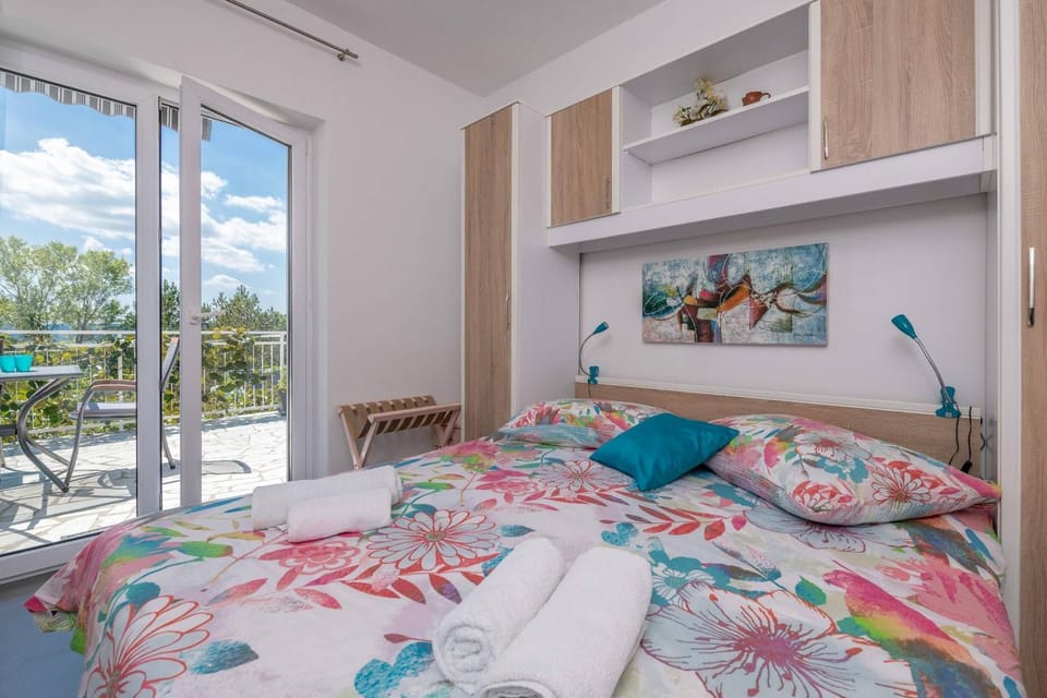 Bed, View (from property/room), Bedroom, wardrobe