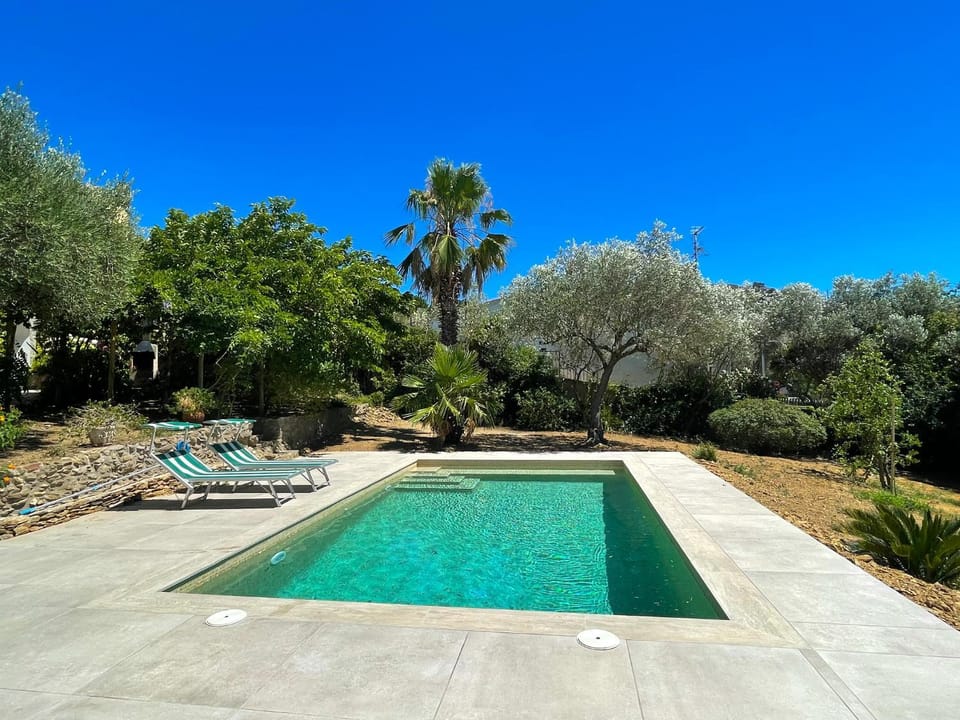 Garden, Swimming pool, sunbed
