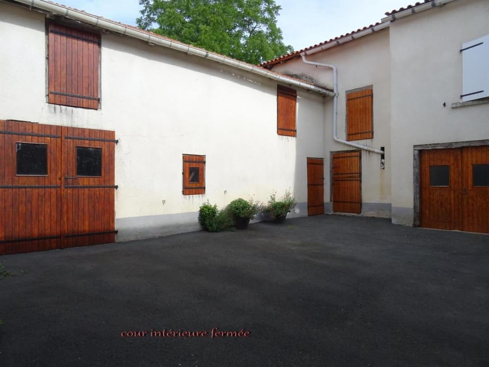 Les hirondelles de montsec House in Occitanie