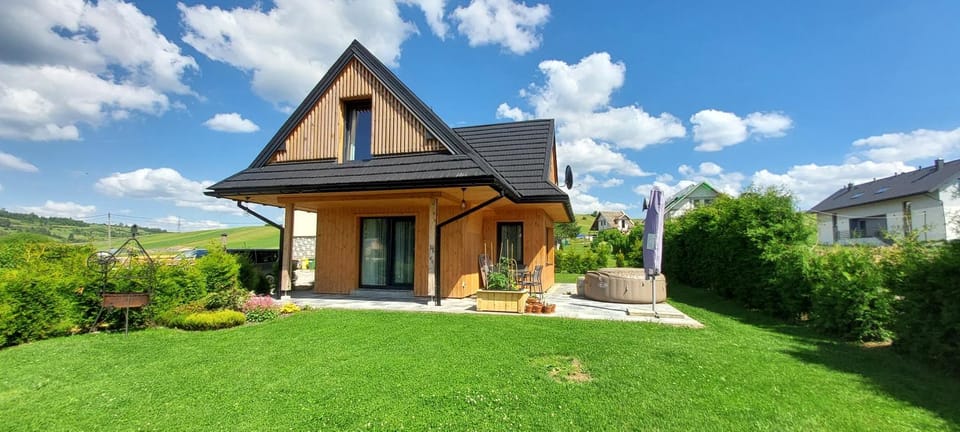 Property building, Garden, Hot Tub, Garden view