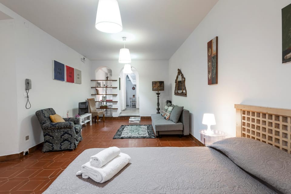 Living room, Photo of the whole room, Seating area